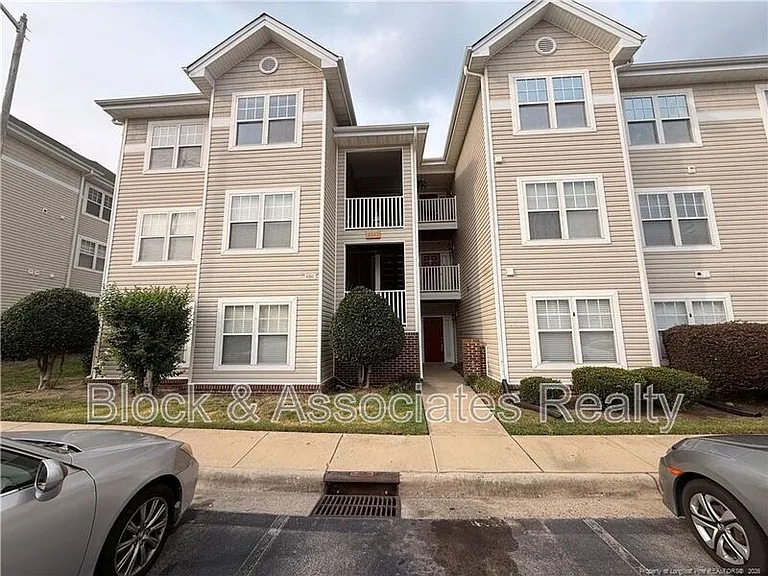 3342 Harbour Pointe Pl #9 — Photo 1