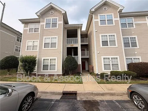 3342 Harbour Pointe Pl #9 Photo 1