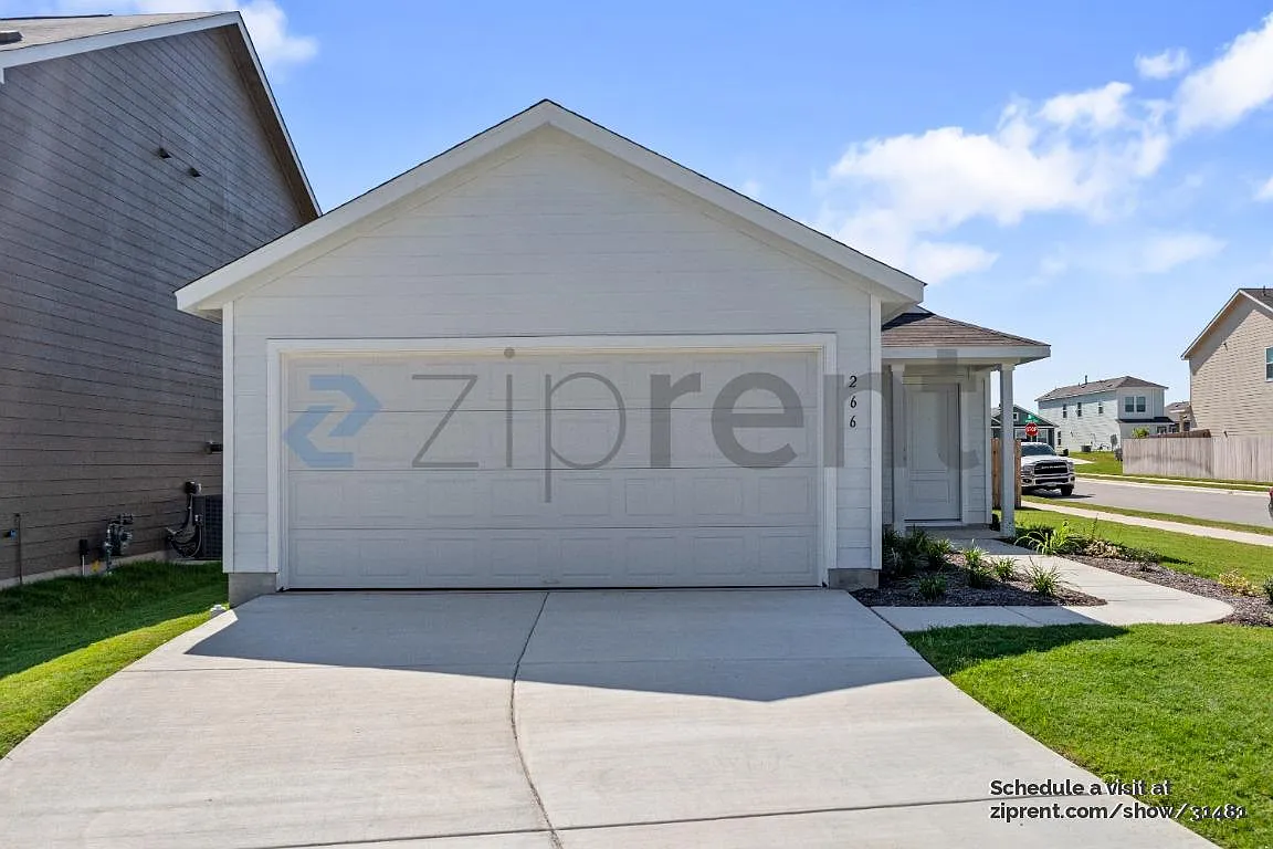 3 bed, 13 sqft, $1,800 — Photo 2