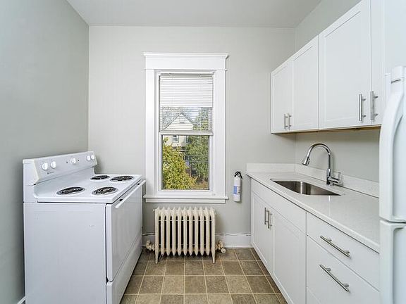 2nd image of 504 Morris St