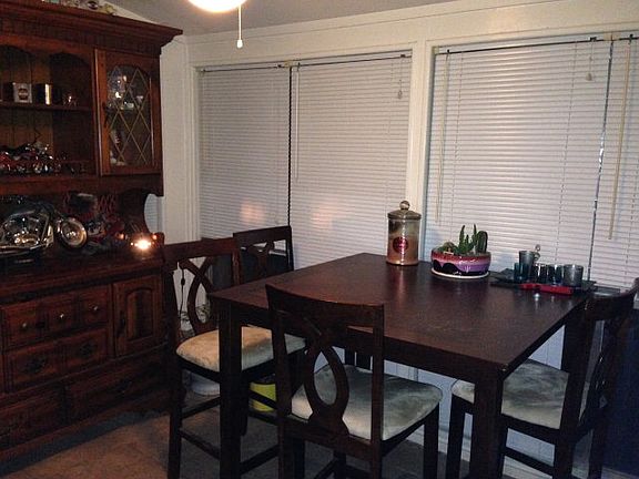 5th image of 2707 Custer Ave
