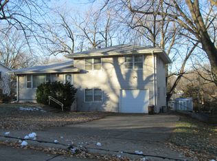 208 Arenz Dr, Bellevue, NE 68005