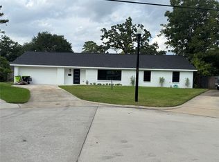 6 Pom Ct, Houston, TX 77055