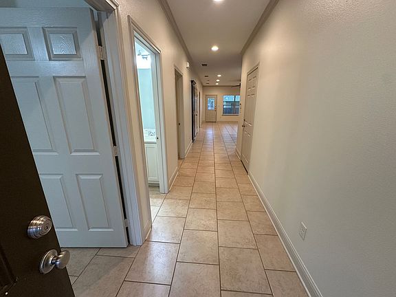 3rd image of 3923 Mobley Cir