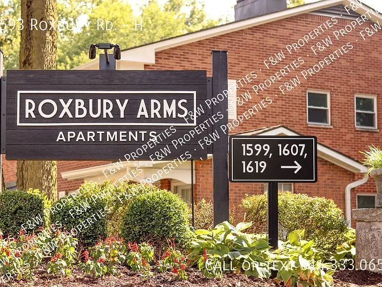 1593 Roxbury Rd #H — Photo 2