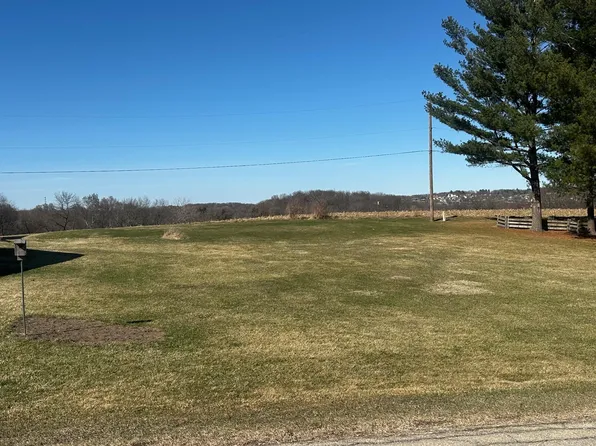 Olympic Heights St, Dubuque, IA 52001