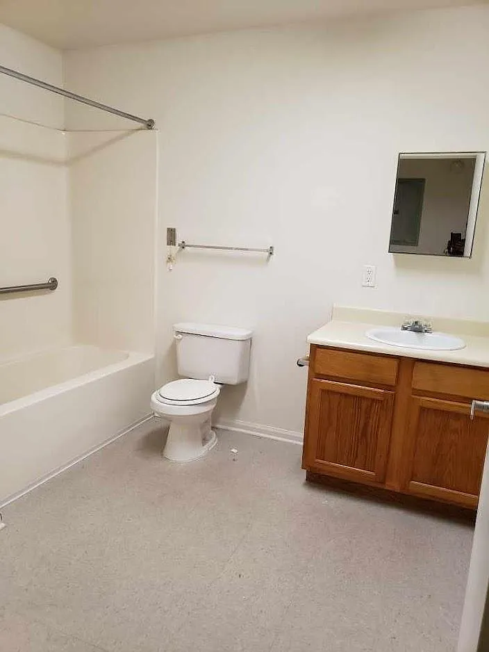 1 bed, 700 sqft, $650 — Photo 2