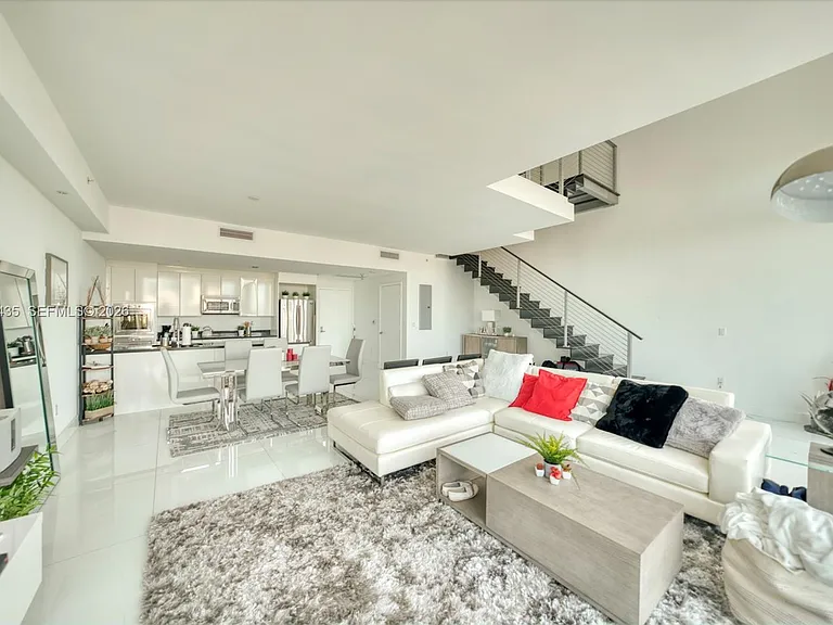 92 SW 3rd St #5203 — Photo 7
