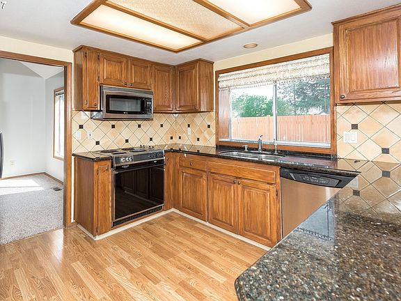 5th image of 7996 SE Brentwood Ct