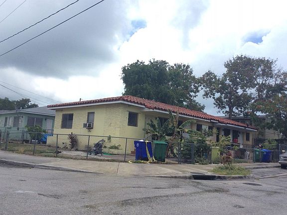 3rd image of 5549 NE Miami Ct