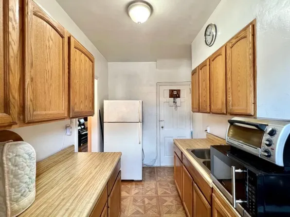 25-14 43rd Street image 10 of 23