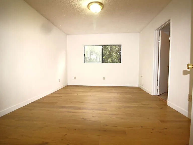 14029 Foothill — Photo 9