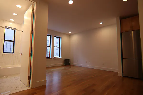 Rented by PMG Real Estate  | media 26