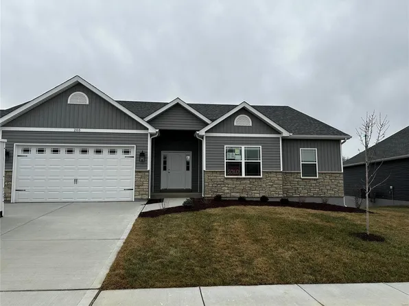 205 Woodhurst Dr, Wentzville, MO 63385