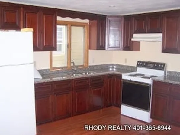 192 Oakland Ave, Providence, RI 02908