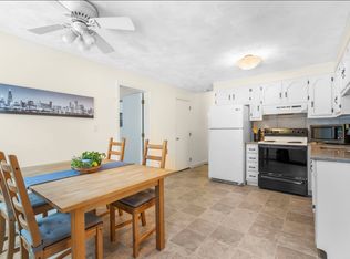 430 River Rd #B, Andover, MA 01810