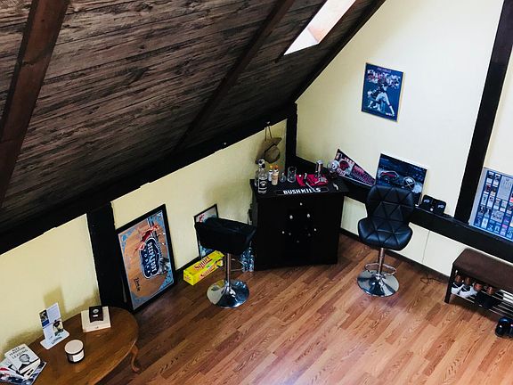 3rd image of 3886 Delaware Ave APT 4