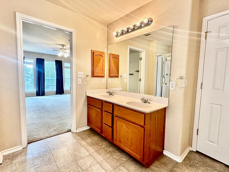 786 San Mateo — Photo 33