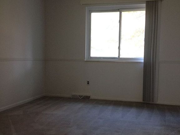 4th image of 30140 Mullane Dr