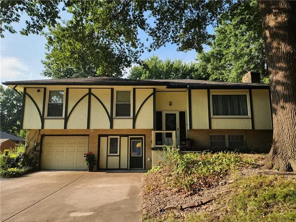 205 E 11th St, Kearney, MO 64060