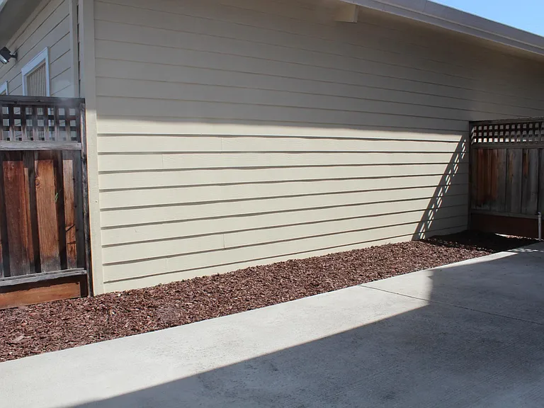 726 Cottage Ct — Photo 14