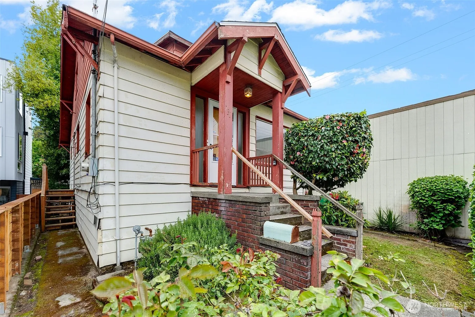 731 18th Avenue photo 1