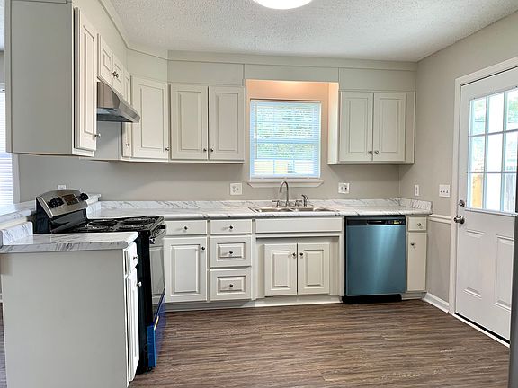 4th image of 9 S Sawgrass Cir