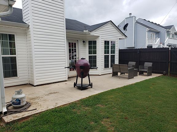 4th image of 135 Ansley Dr