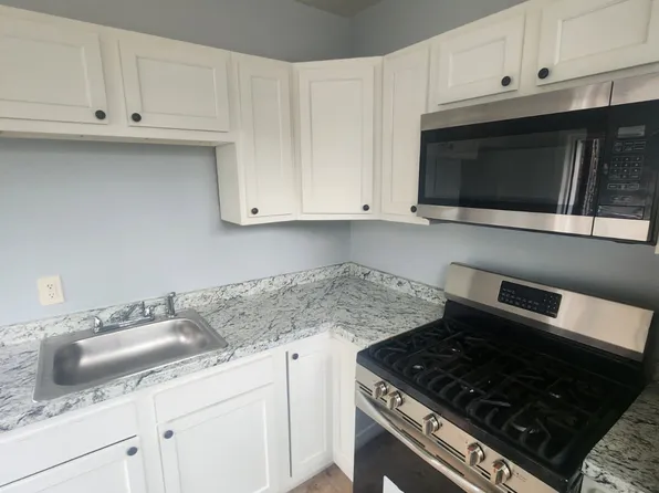 2422 N Charles St, Baltimore, MD 21218