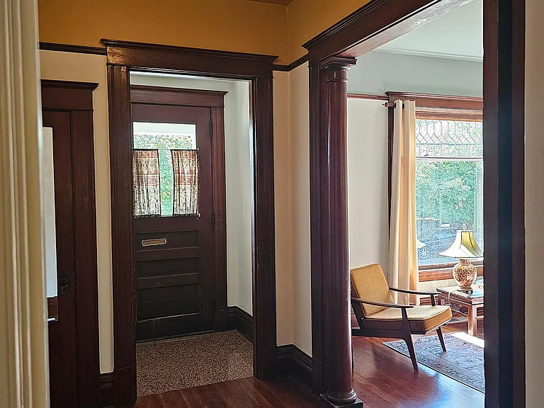307 NE Graham St — Photo 21