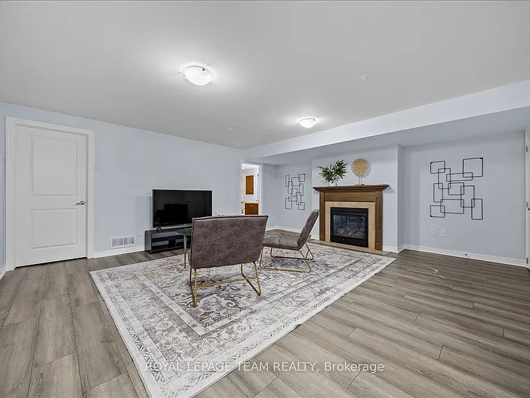 333 Tulum Cres — Photo 21