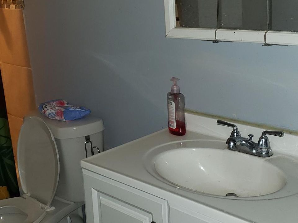 2nd image of 2035 Berkshire Cir Unit D
