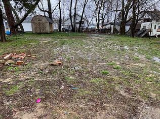 318 S Cherry St, Harrisburg, IL 62946