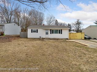 466 N Rogers St, Mason, MI 48854