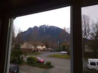 Si View Apartments, North Bend, WA 98045