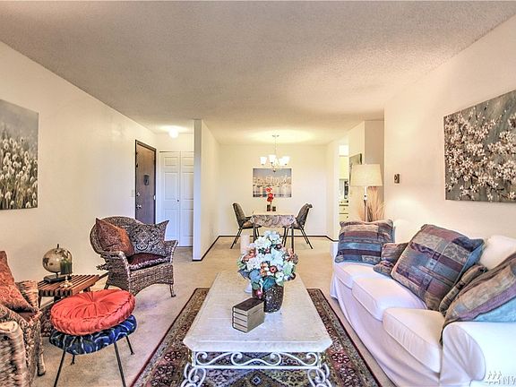 3rd image of 1505 N Visscher St APT P-206