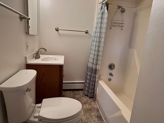 5th image of 205 Chess St APT 3