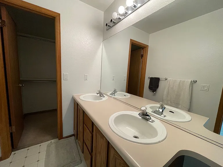 1031 Mercury Dr — Photo 18