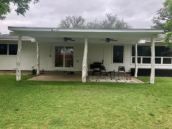 3rd image of 2206 Delker Dr