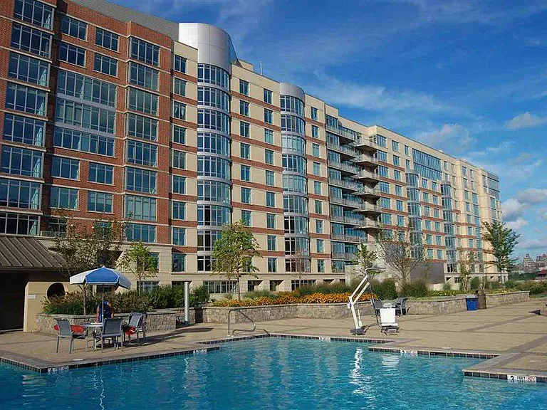 8100 River Rd #601 — Photo 1