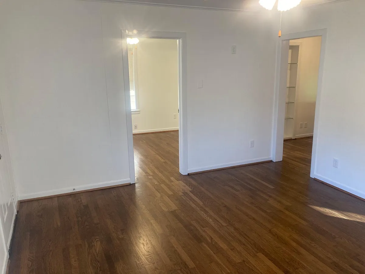 Building Photo - 3832 Calmont Ave