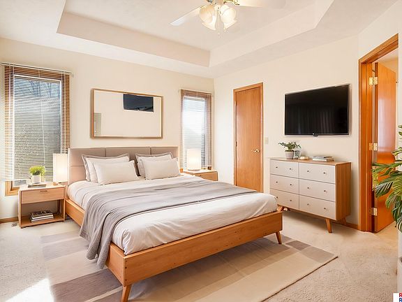 3rd image of 301 Castle Pine Dr