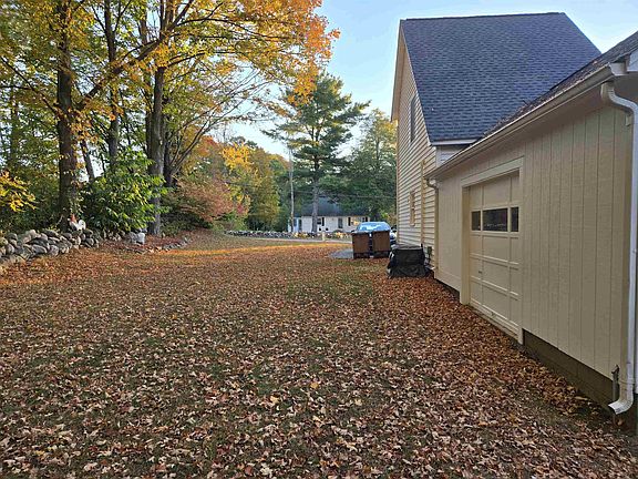 4th image of 79 Maple Avenue
