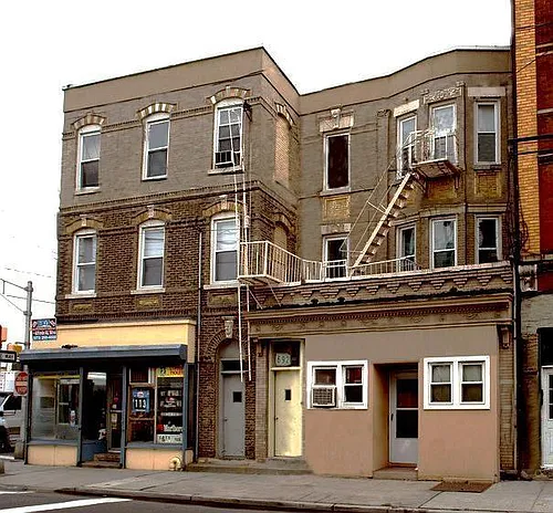 694 Summit Ave #2F Photo 1