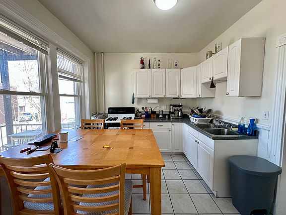 4th image of 79 Glenville Ave APT 4