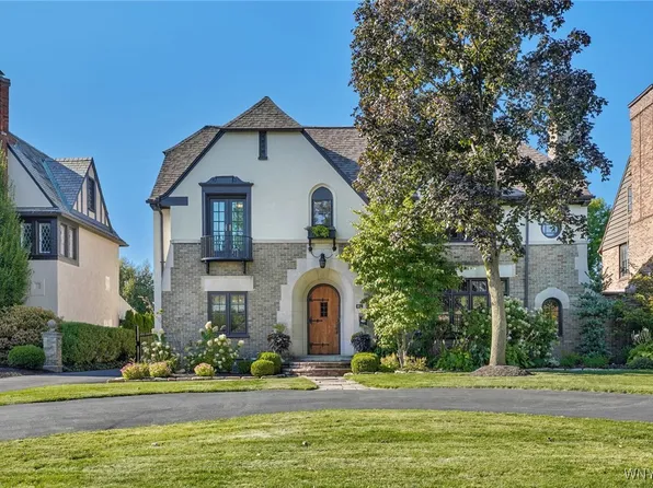 81 Nottingham Ter, Buffalo, NY 14216