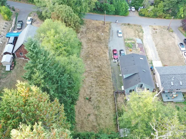 6325 NE Pear Street, Suquamish, WA 98392