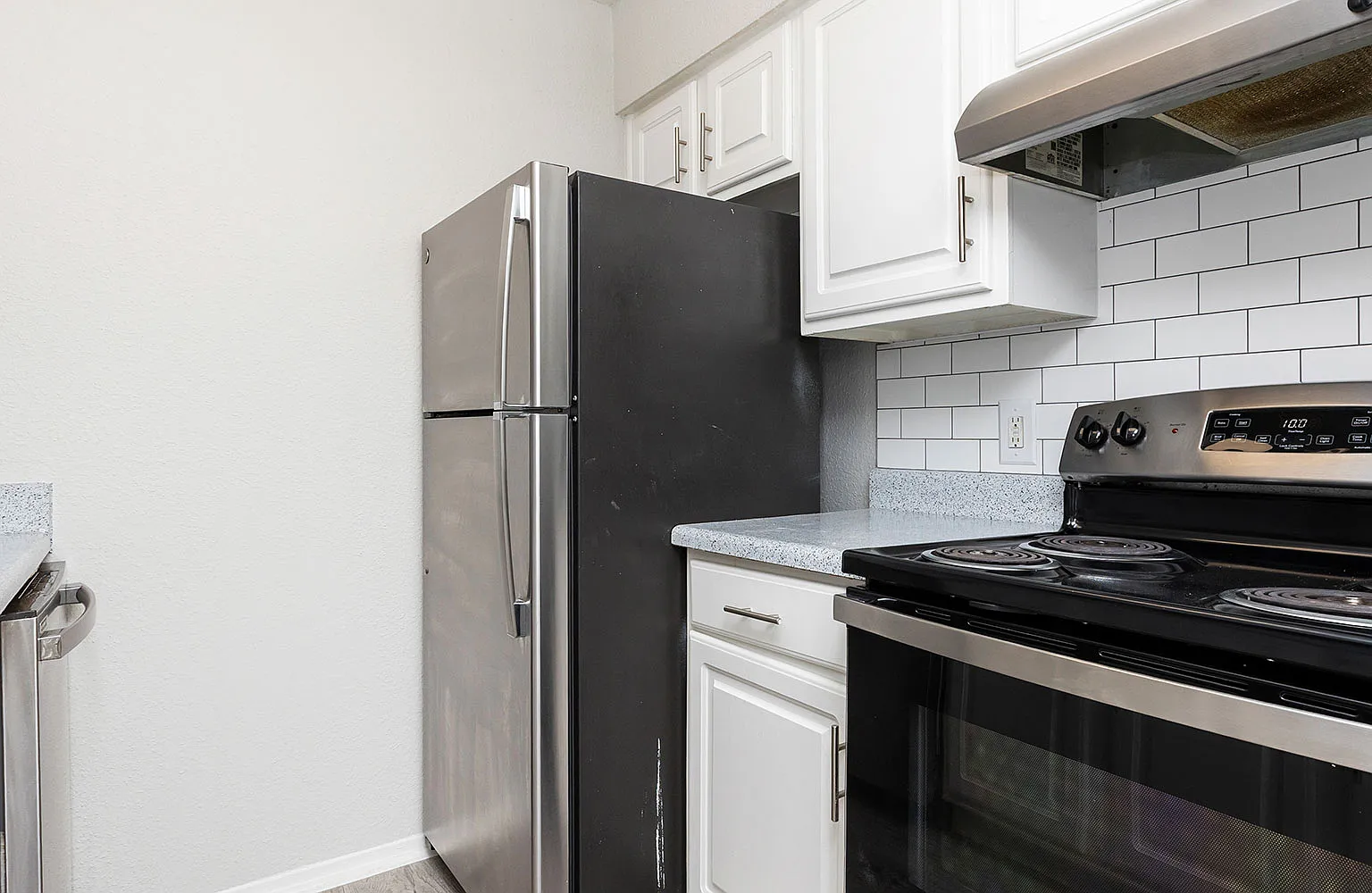 Waverly Park Apartments — Photo 3