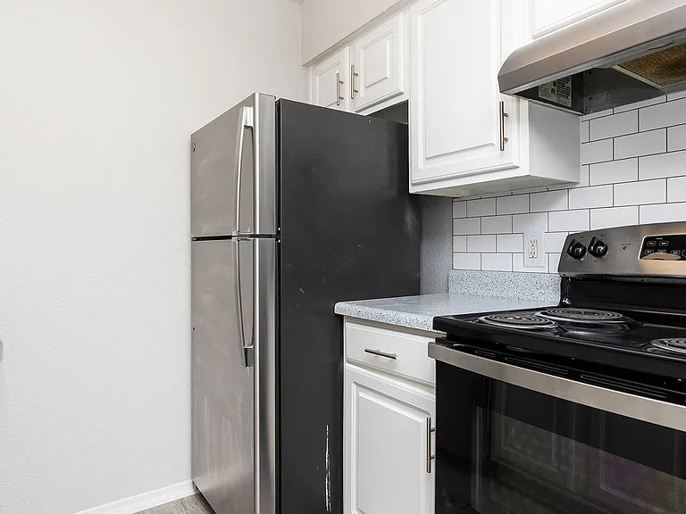 Waverly Park Apartments — Photo 3