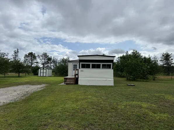 105 Crestwood Dr, Grayling, MI 49738